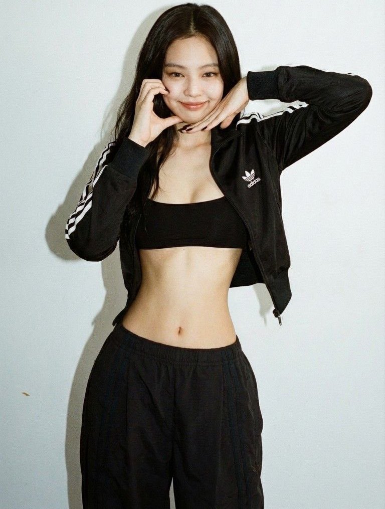 rubyjenniepink1 tweet media