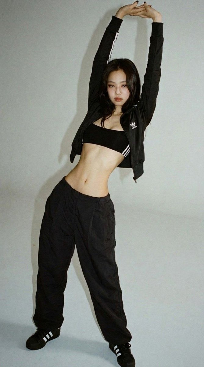 rubyjenniepink1 tweet media