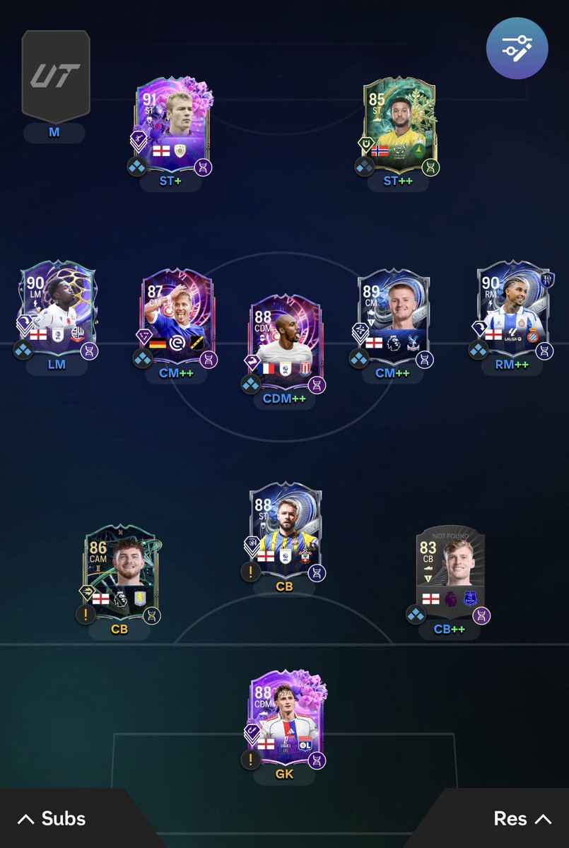 NorthernDad8's tweet photo. @Paul17771942960 @Rovers Nice! I missed out on a few evos, need some decent CB ones to improve Cashin and McLoughlin https://t.co/hg8x1XpiEp
