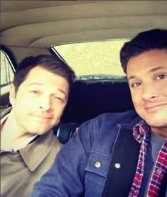 mina is thinking about destiel 🪽 tweet media