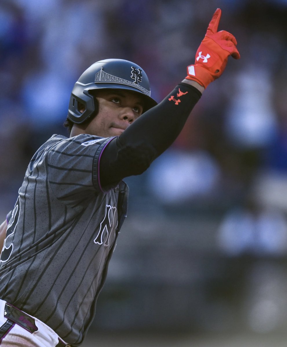 Mets Batflip tweet media