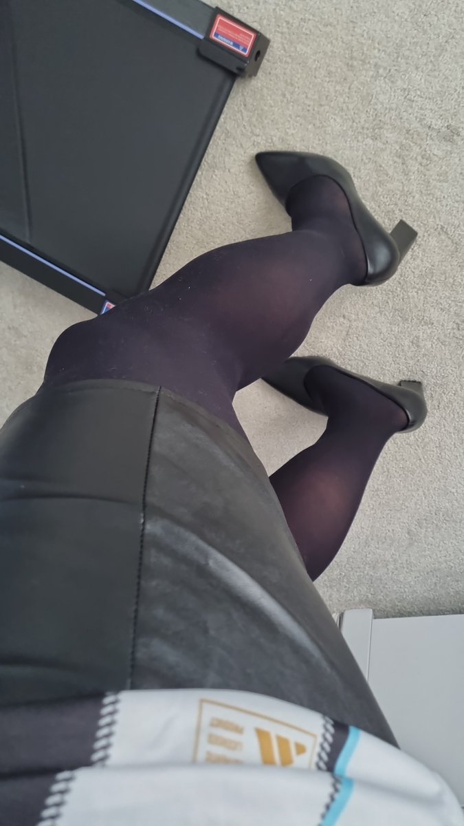 Sissy Hostess tweet media