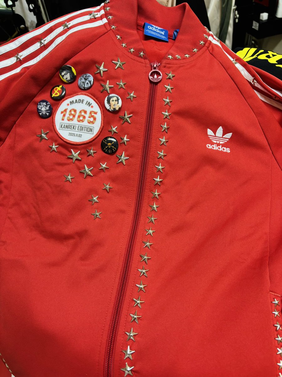 ステージ衣装のメンテ完了！スタッズ打ってもらいました✨これ持って熊本へ向かいますー
THEドクロショップさんいつもありがとうございます！

#THEドクロショップ
#Luccy
#ステージ衣装