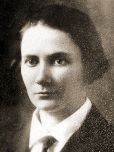 BruggemanSekows's tweet photo. Trailblazing Women of #Poland (Part 26):
Maria Wittek was the 1st woman in #Poland to become a brigadier general, war hero (Virtuti Militari), Home Army fighter, lifelong advocate for women in the military #MariaWittek 
More in my article: https://t.co/ogDP5596Ih
image: wikipedia https://t.co/DAlTJfIMzW