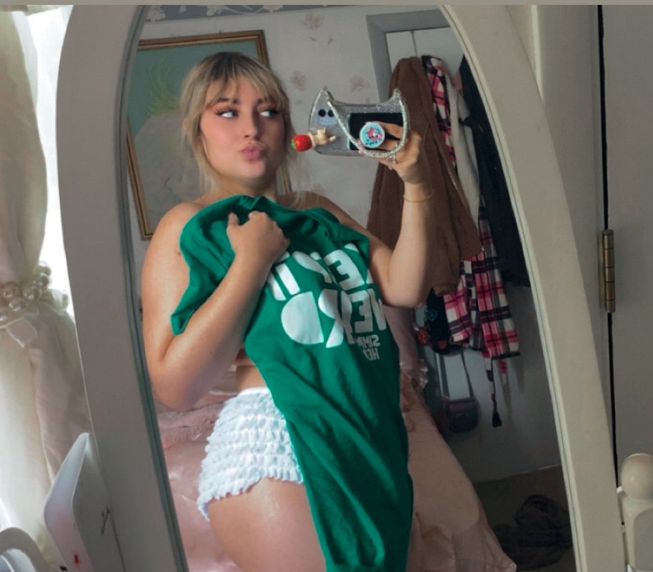 Hannah ⊹❀ °ೃ࿔* tweet media