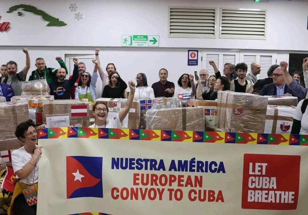 Arribó a #Cuba primer grupo del Nuestra América Convoy, una misión global de movimientos sociales, sindicatos y activistas. Traen más de 20 toneladas de alimentos, medicinas y paneles solares para paliar el bloqueo. #CubaNoEstáSola #MatancerosEnVictoria