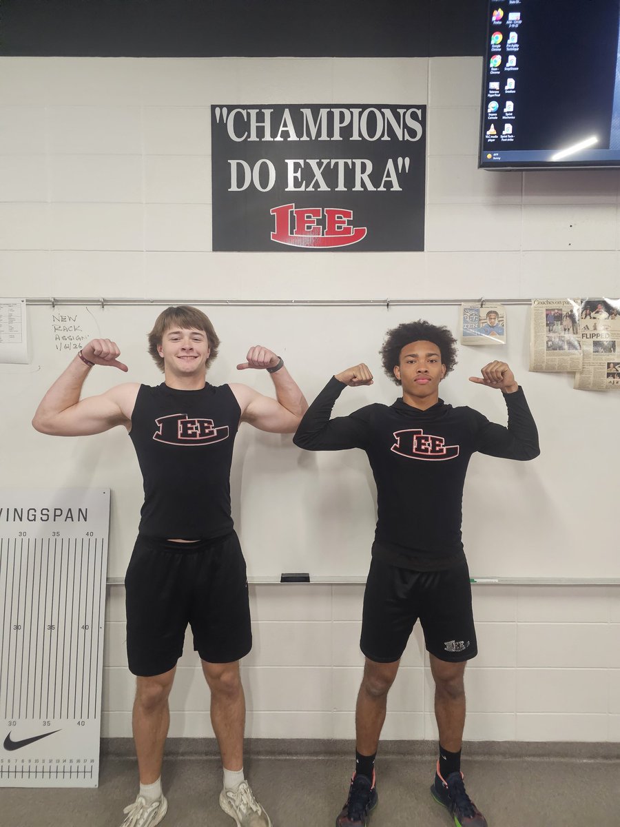 The Rocker Lee tweet media