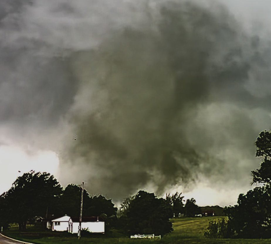 matt_ammon_wx's tweet photo. Had to do it… radar vs the shot

May 16, 2024 Marion, IL https://t.co/uhVW6uGbgP