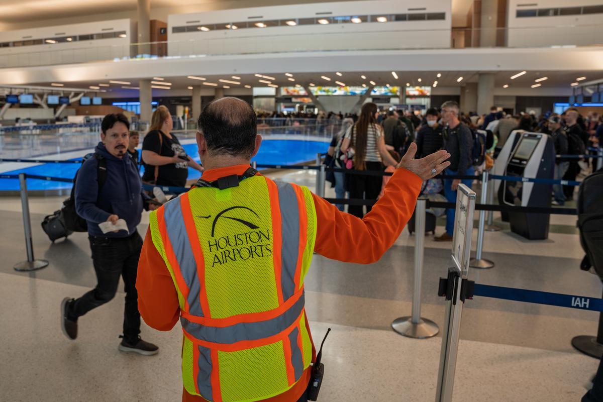 Bush Airport tweet media