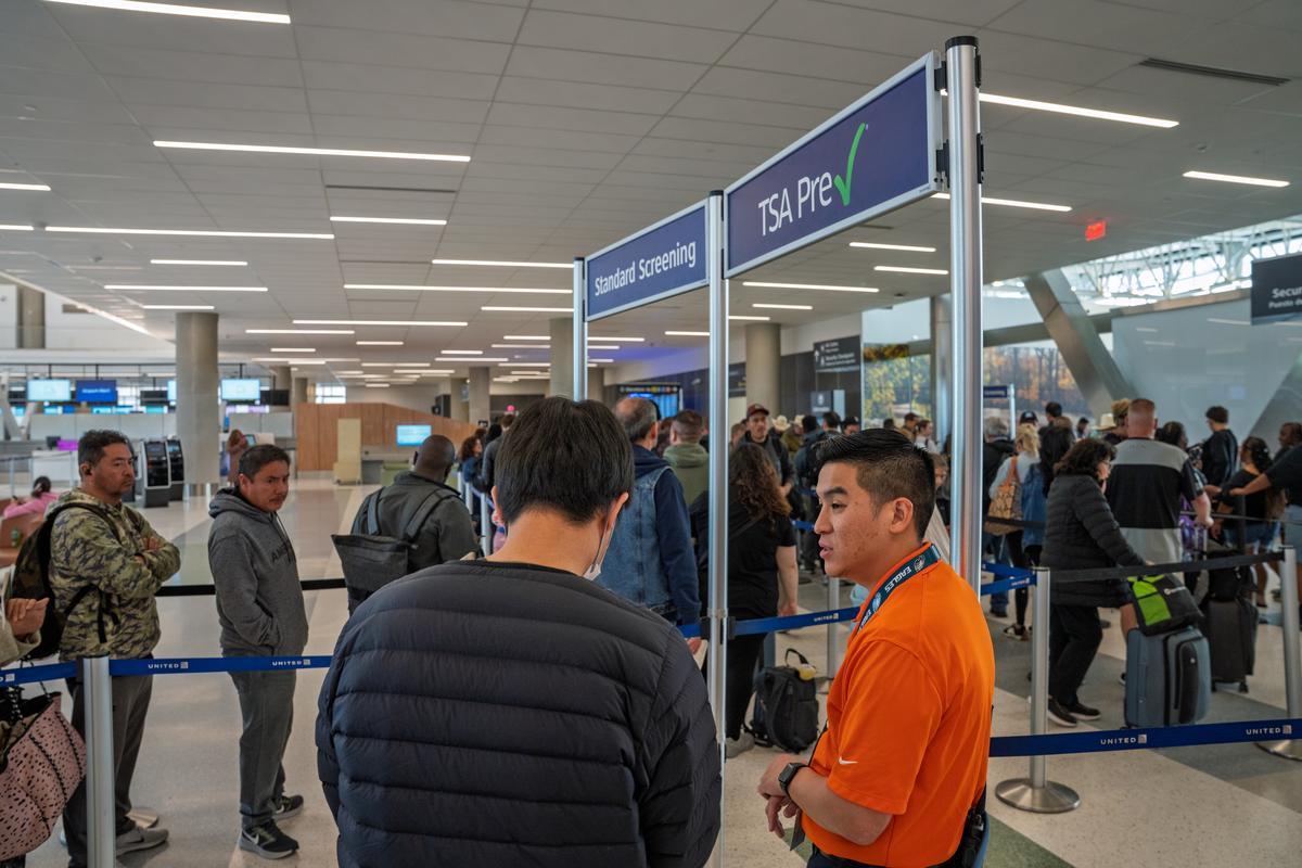 Bush Airport tweet media