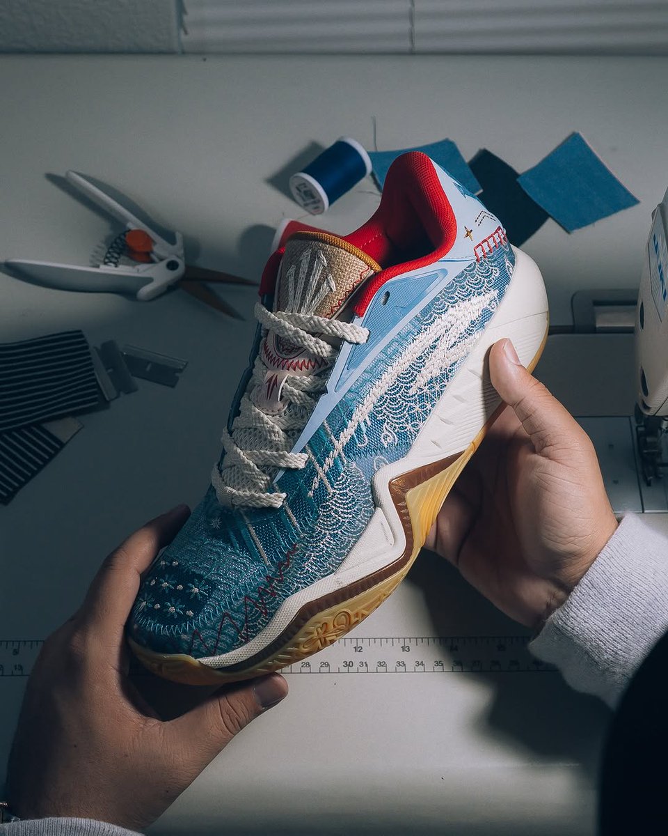 JustFreshKicks tweet media