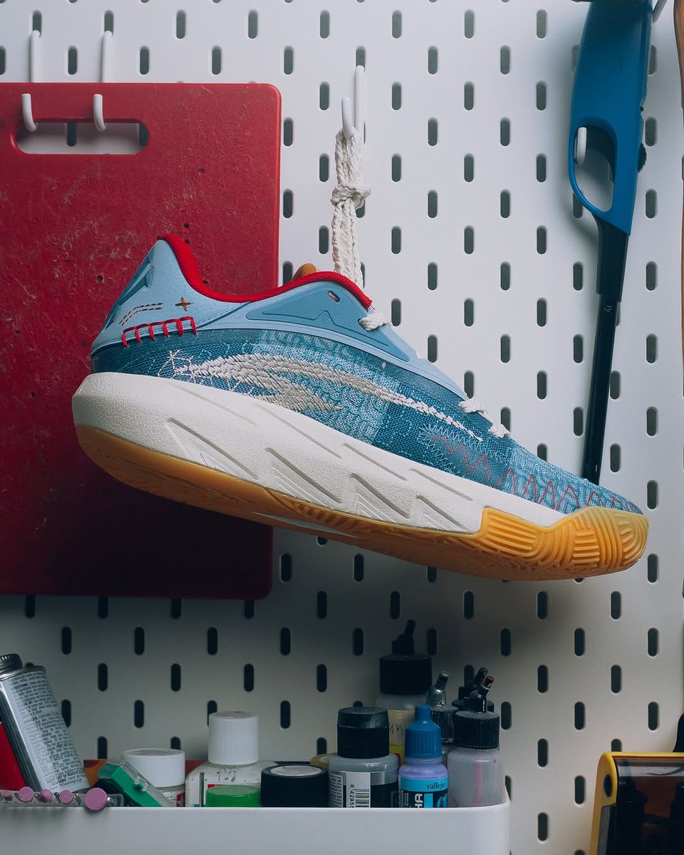 JustFreshKicks tweet media