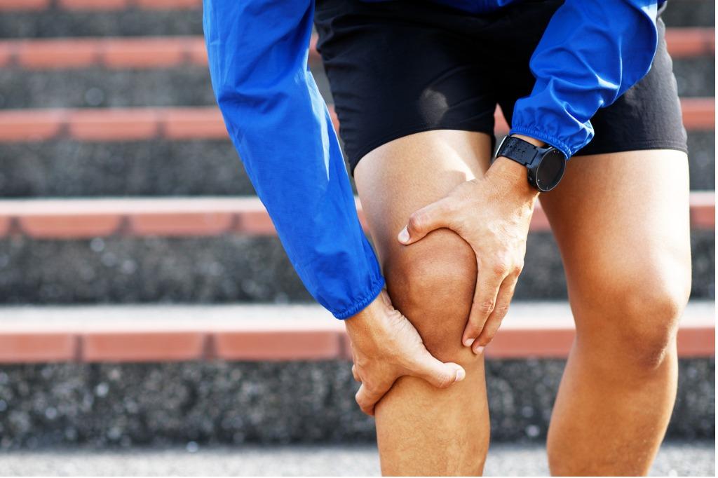 FitnessHacks101's tweet photo. 6 Causes of Knee Pain When Running https://t.co/7CEK3jHBXh  

#KneePain #RunningTips #RunnerProblems #InjuryPrevention #FitnessHacks #HealthyRunning #RunSmart #RunnersLife #RunningInjury #FitnessTips #Wellness #StrengthAndConditioning #MarathonTraining #TriathlonTraining #BodyBuilding #WeightLossJourney