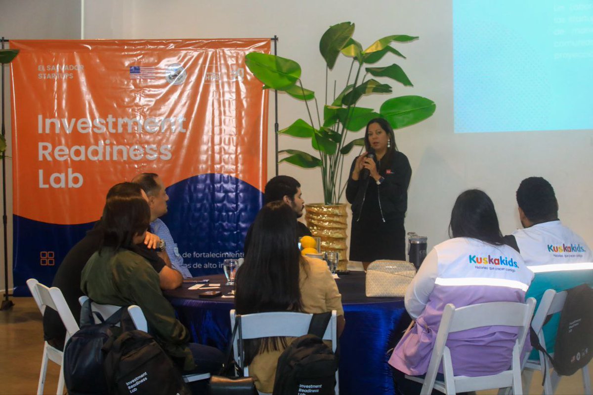 elsalvador's tweet photo. #DeDinero | Este miércoles se desarrolla el foro de Investment Readiness Lab, como parte del programa de Fortalecimiento de Startups de alto impacto. 

📸Guillermo Martínez/#DiarioElSalvador https://t.co/g5RdcCISz2