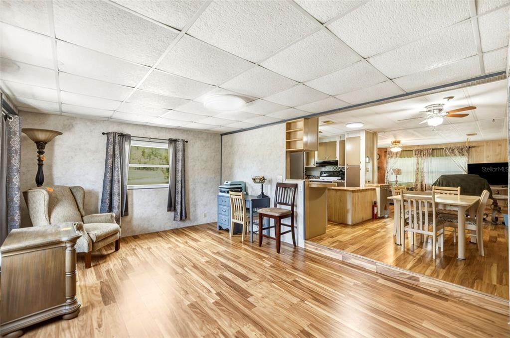 blaketake's tweet image. Country paradise on 2.64 acres in Dunnellon 🌿🏡 Double wide, 2-car garage/workshop &amp;amp; sheds 🔧 Open floor plan, newer floors &amp;amp; windows ✨ HVAC 2025, wood-burning fireplace 🔥 Room for stables, kennels or your dream setup 🐴🐾 Close to shopping &amp;amp; Gulf boating 🚤 #FloridaLiving