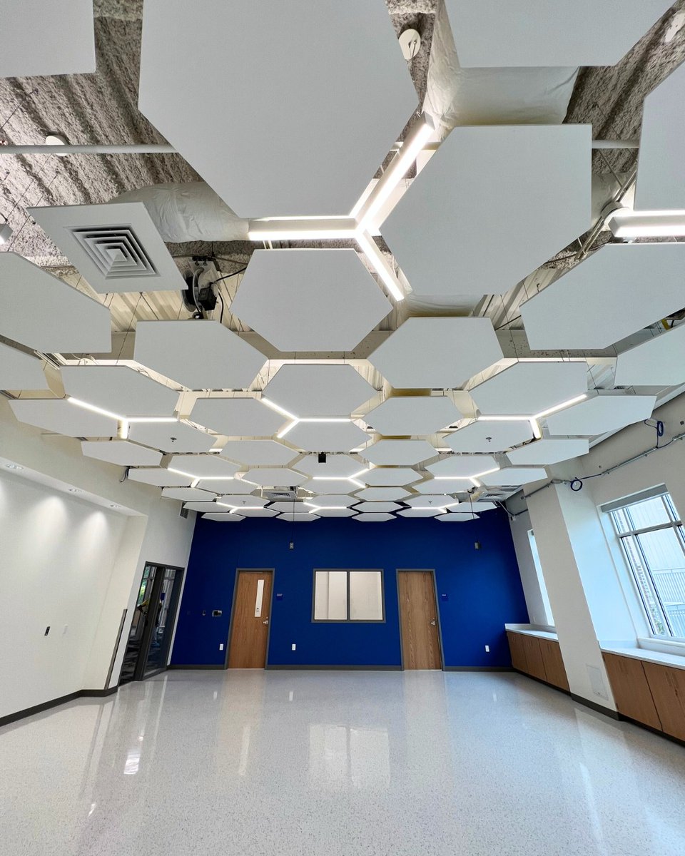 Improving acoustics without sacrificing style☁️

This seamless ceiling was the result of careful planning and execution! It helps manage sounds, integrate lighting, and bring structure to the overall design.

#AcousticCeilings #SoundControl #CommercialInteriors