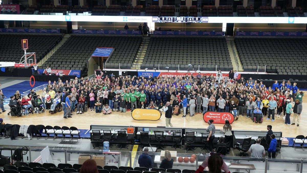 SF Women's Basketball tweet media