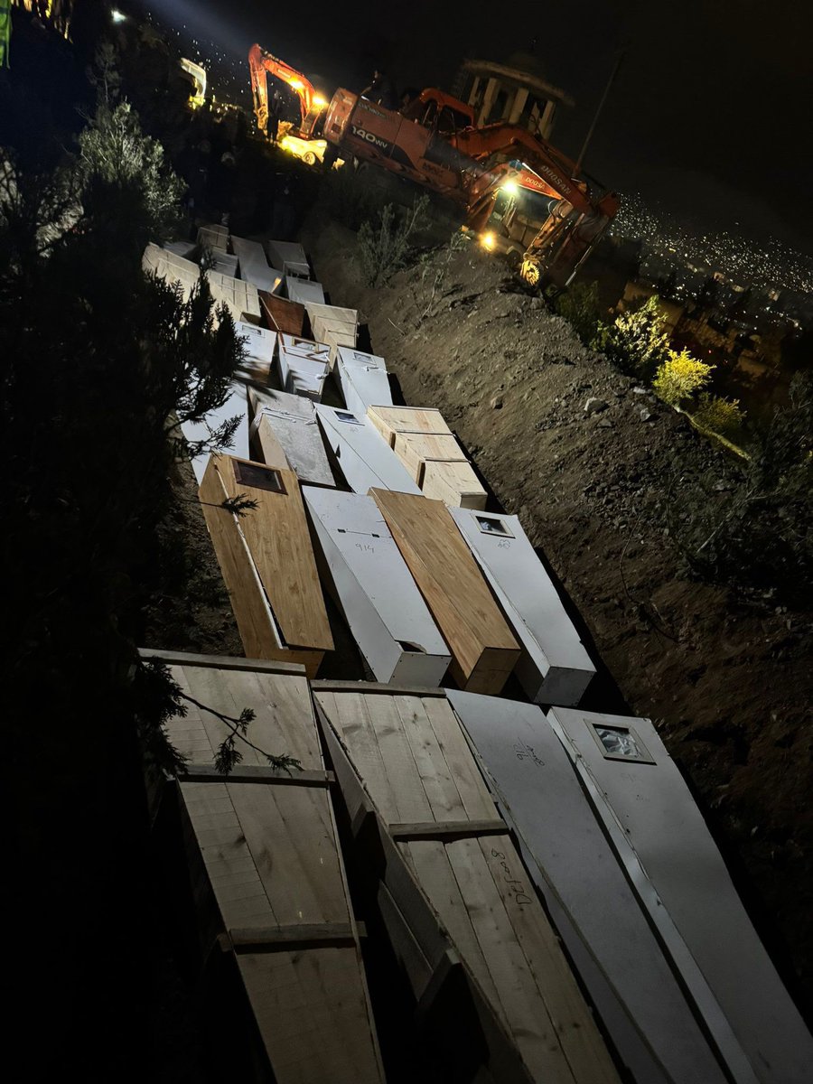 Several victims of the rehabilitation hospital bombed by #Pakistan in #Kabul, are being laid to rest in a mass grave. Some of the deceased were so severely burned or sustained such extensive injuries that the authorities weren’t able to identify them.

#Afghanistan