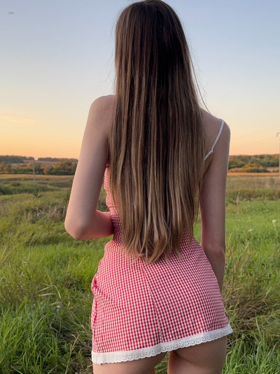 Barbi1818's tweet photo. Kovessetek lajkoljatok osszatok es igerem ki rakom meztelen ezt a fotot https://t.co/1wUCUbOdJH https://t.co/F41ik79P0m