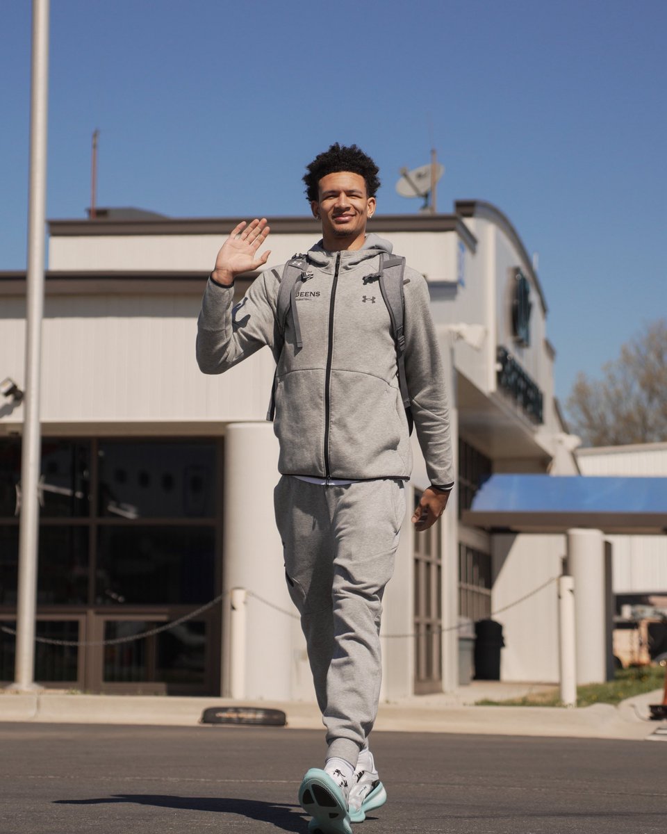 Queens (N.C.) Men’s Basketball tweet media