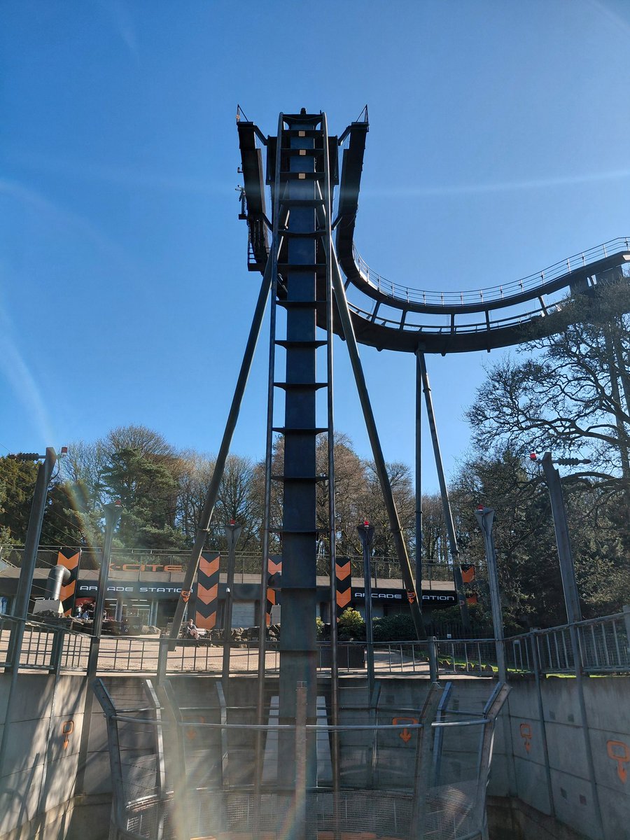 «CoasterIzzy» tweet media