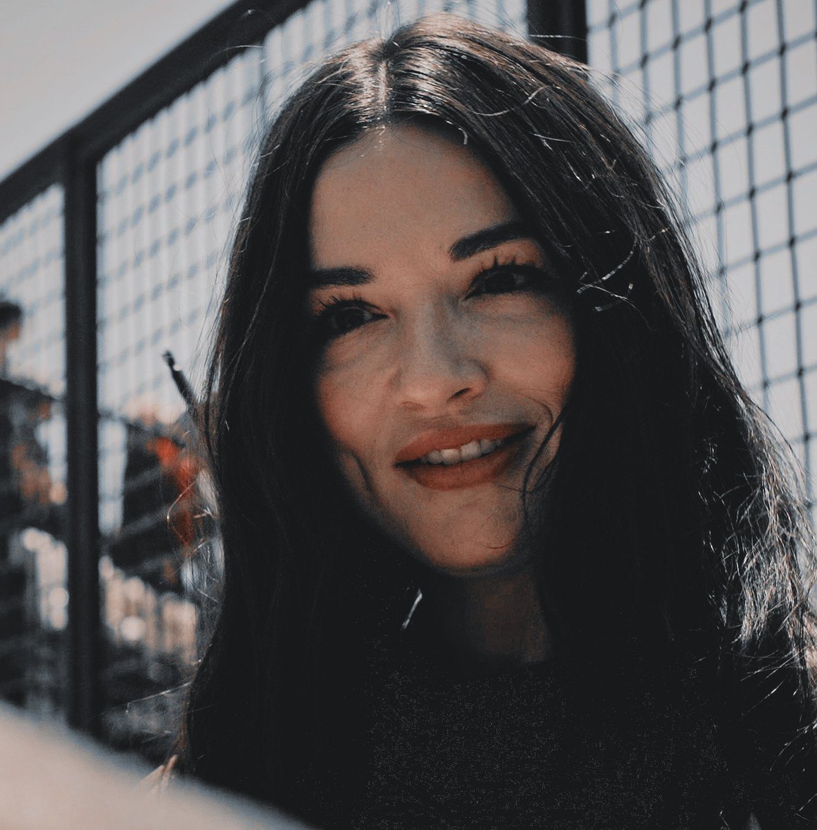 Ællisøn Årgeňt tweet media