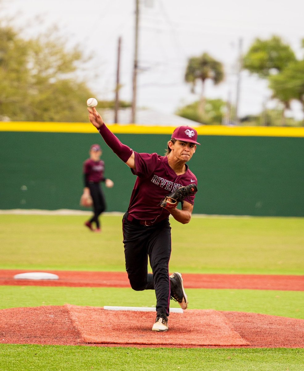 commando4539's tweet photo. Stevie against the #1 ranked team in the country. Venice. Gave up 2 earned and he got hosed by maybe the worst overturned play at 1st base for the 3rd out of the 4th inning! Cost us a run! Lost 6-5!! Velo is climbing 87 still 17 yrs old, he can’t wait 4 @FNUBaseball https://t.co/aeAPAeHc9t