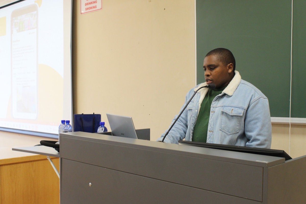 Kemiso_Mo's tweet photo. Courtesy invite by the University of Free State, faculty of Economics and Management Sciences where I shared my entrepreneurial journey, practical insights and challenges thereof with their Business Management students. https://t.co/TjZvOtEyUo