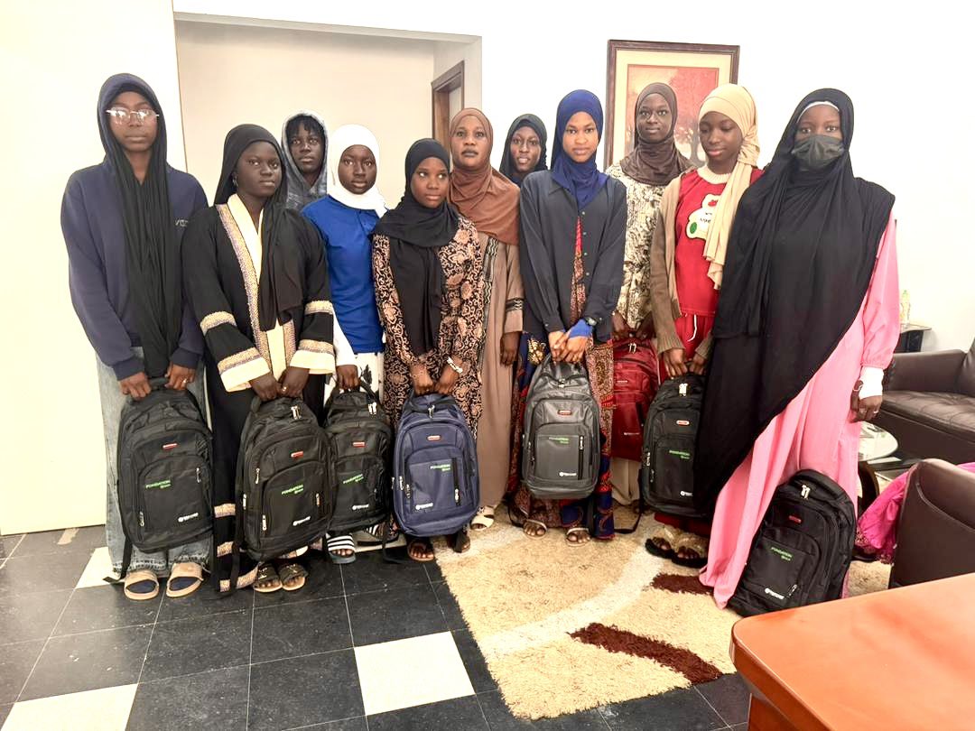 shinetolead_'s tweet photo. Shine to Lead, avec le soutien de la Fondation OCP, poursuit sa mission pour l’éducation des filles. Des kits scolaires ont été remis dans plusieurs lycées pour améliorer les conditions d’apprentissage, encourager le potentiel des filles et inspirer leur réussite.
#ShinetoLead https://t.co/9CO11mWV98