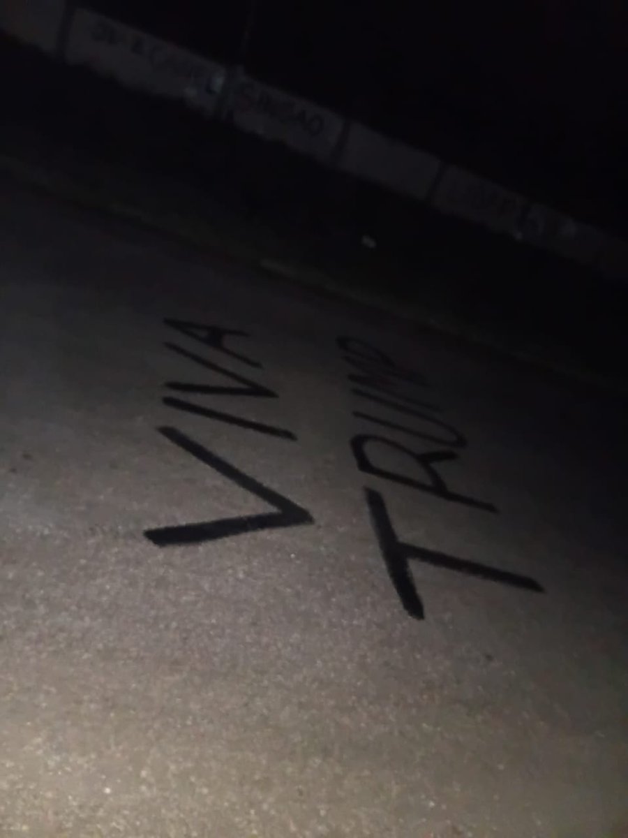 CubalexDDHH's tweet image. 🔴 #Protesta | Cubalex recibió imágenes de frases antigubernamentales que aparecieron detrás del cementerio de #Jovellanos, en #Matanzas.

Este tipo de mensajes también refleja el descontento ciudadano frente a la crisis que atraviesa el país.

Ya son 12 noches consecutivas de