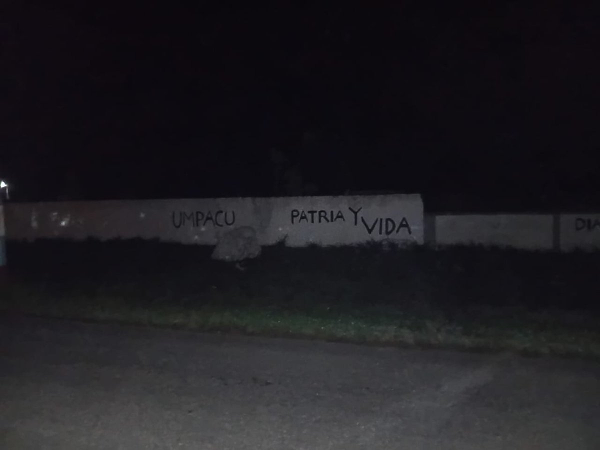 CubalexDDHH's tweet image. 🔴 #Protesta | Cubalex recibió imágenes de frases antigubernamentales que aparecieron detrás del cementerio de #Jovellanos, en #Matanzas.

Este tipo de mensajes también refleja el descontento ciudadano frente a la crisis que atraviesa el país.

Ya son 12 noches consecutivas de