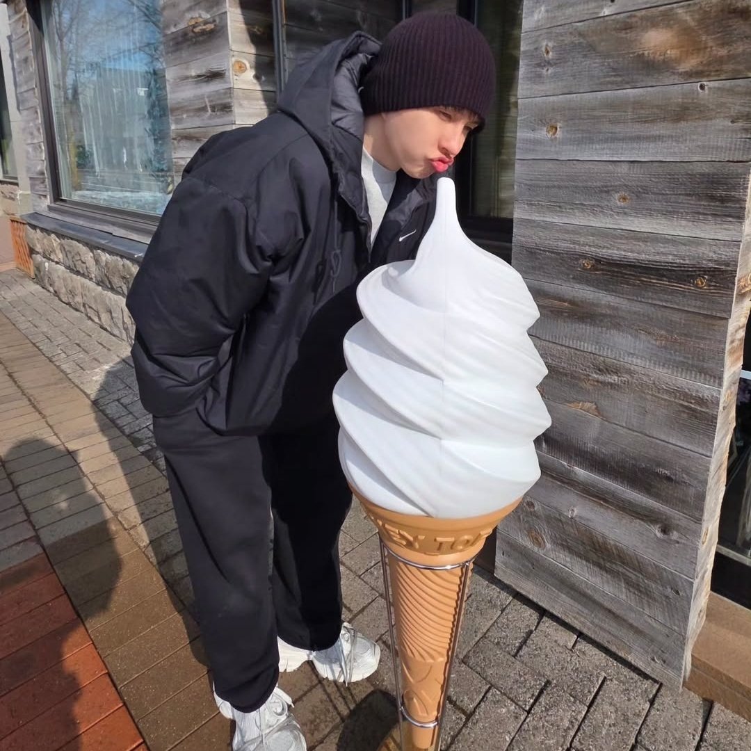 VIXX BASE tweet media