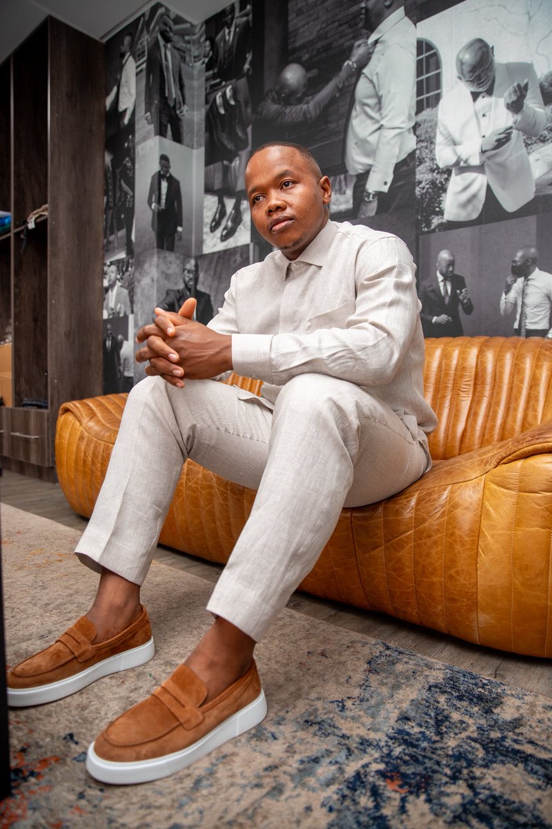 TshepoTsala's tweet photo. A Beige Linen 2 Piece Safari! https://t.co/uaOgwCvoHv