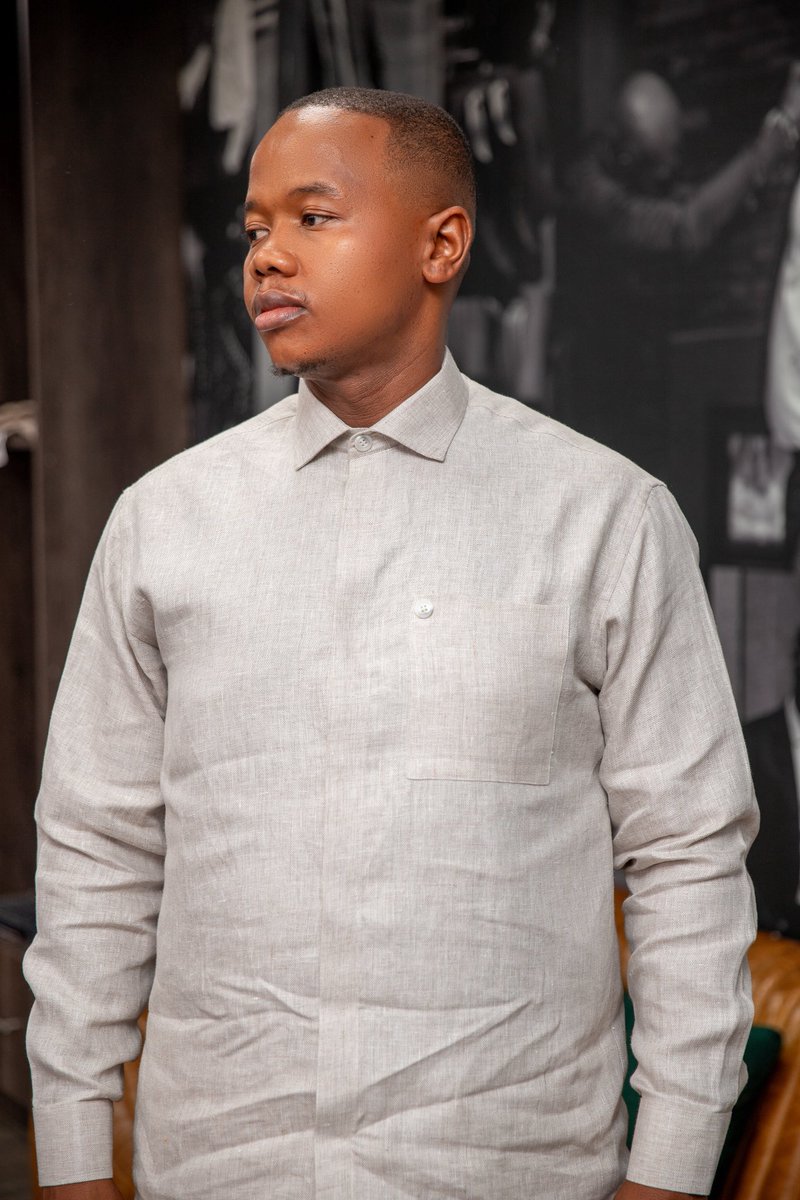 TshepoTsala's tweet photo. A Beige Linen 2 Piece Safari! https://t.co/uaOgwCvoHv