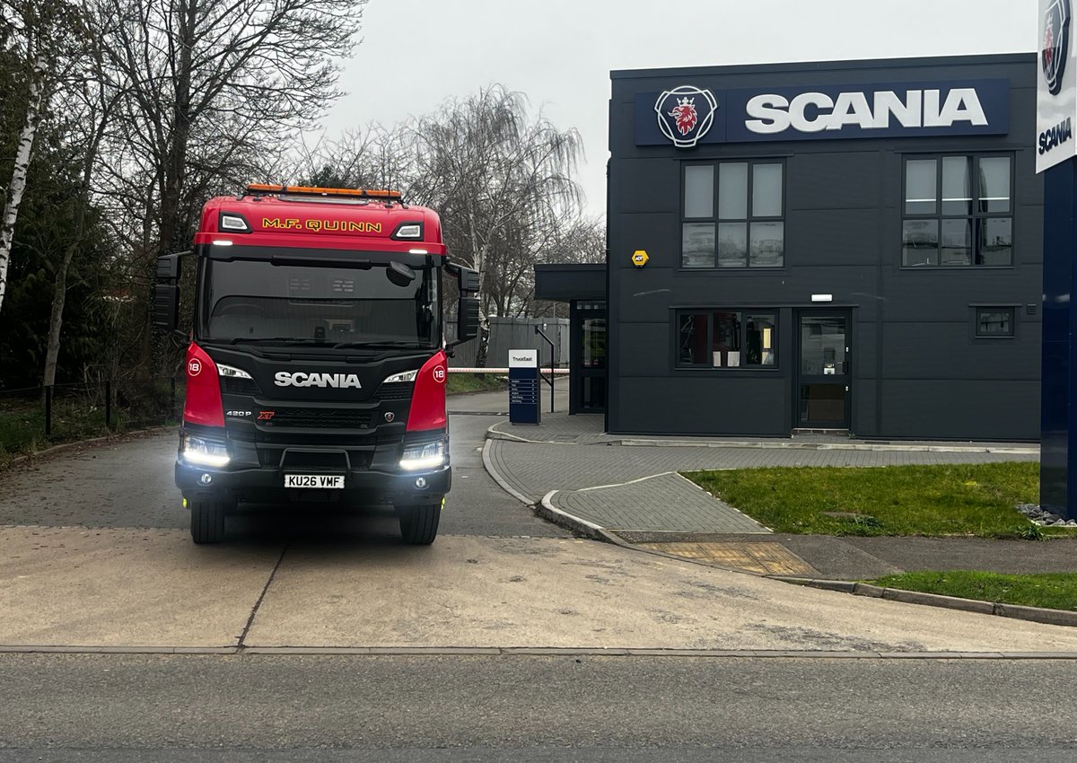 TruckEast's tweet image. Special delivery for M F Quinn, this fantastic Scania P420 8X4 is completed with full XT spec, Fors gold HDR Dvs kit with additional body camera and Thompson Load master Lite Body and air operated tail gate. 
#scaniap420 #truck #scania #hgv #truckdelivery #newtruck #scaniauk