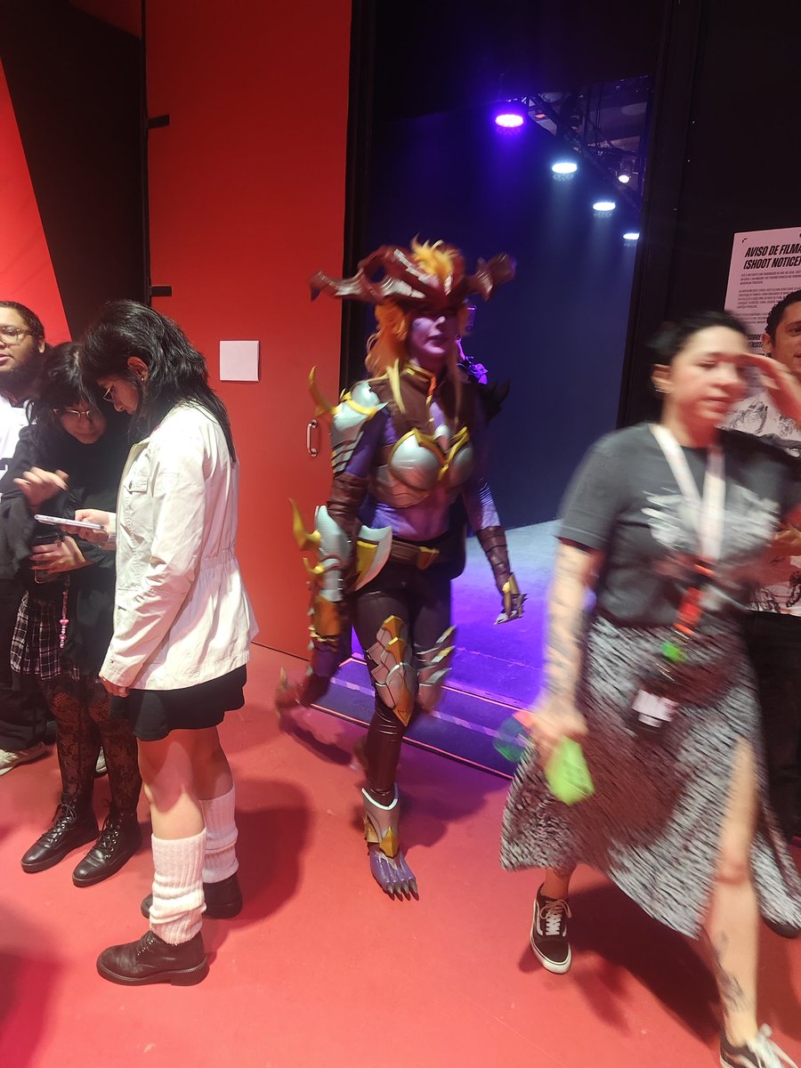 crowenox's tweet photo. First stand @LeagueOfLegends https://t.co/eHv54Wxmgu