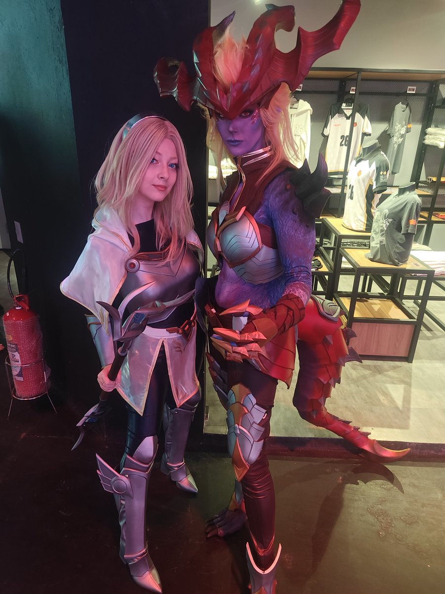 crowenox's tweet photo. First stand @LeagueOfLegends https://t.co/eHv54Wxmgu