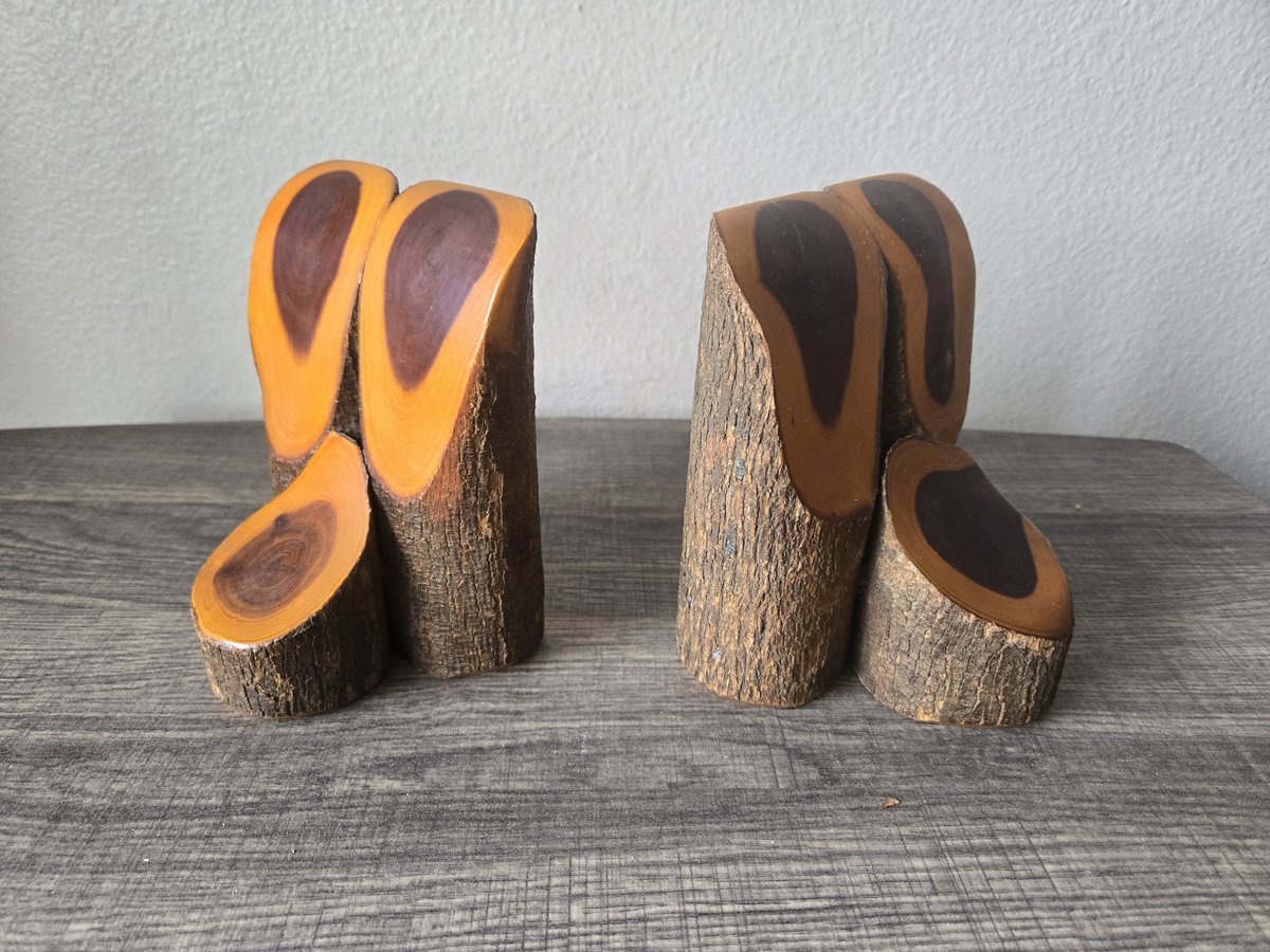 zees_pieces's tweet image. Natural Wooden Log Bookends With Rustic Bark And Smooth Wood, Tree Home Decor 

ebay.us/m/GXBIa1

#woodenart #bookends #rusticdecor #lodgedecor #wooden