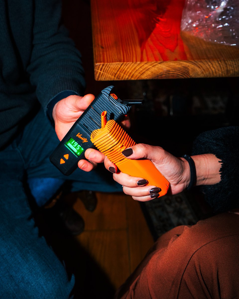 storz_bickel's tweet photo. Still feeling the experience night 🧡
Every moment came with pure flavor, consistent performance, and iconic engineering.
A city that gives everything, paired with devices built for anything.
@n7aclub
#nightsinmadrid #timetogether #storzandbickel https://t.co/pDbWNAcDgD