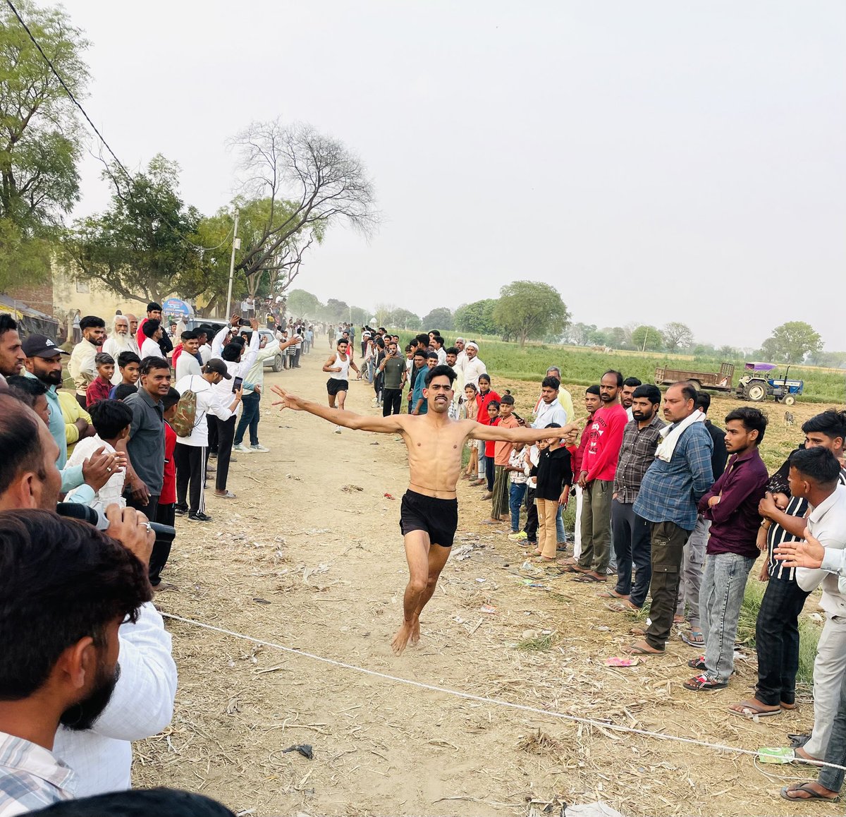 जिला पंचायत क्षेत्र की ग्राम पंचायत गांधीग्राम के गाँव मिल्क में गत वर्षों की भाँति आयोजित दौड़ प्रतियोगिता में सम्मिलित हुआ एवं समस्त सरदारी से आशीर्वाद लिया।

<a href="/RLDparty/">Rashtriya Lok Dal</a> <a href="/TeamRLD1/">TeamRLD</a> 
<a href="/MalikBirpal/">Birpal Malik</a>