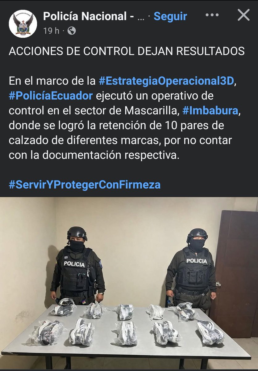 SimonDiceNoti's tweet photo. Quisiera decirles que es meme pero NO, la Policía de #Ecuador de verdad piensa que decomisar zapatillas es trabajar por la seguridad. 

UN EMPRENDEDOR NO PAGÓ LA VACUNA QUE COBRAN Y LE QUITARON SU MERCADERÍA POSIBLEMENTE... https://t.co/Uh5NROcryQ