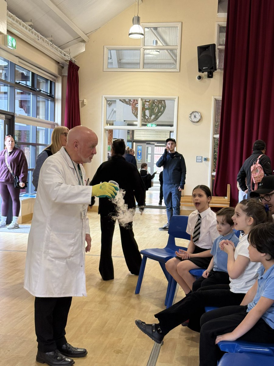 ArnotStMary's tweet photo. Thank you for arranging the Science Fair Mrs Sharps! It was fabulous! #ScienceWeek https://t.co/Epjgtu8EVH