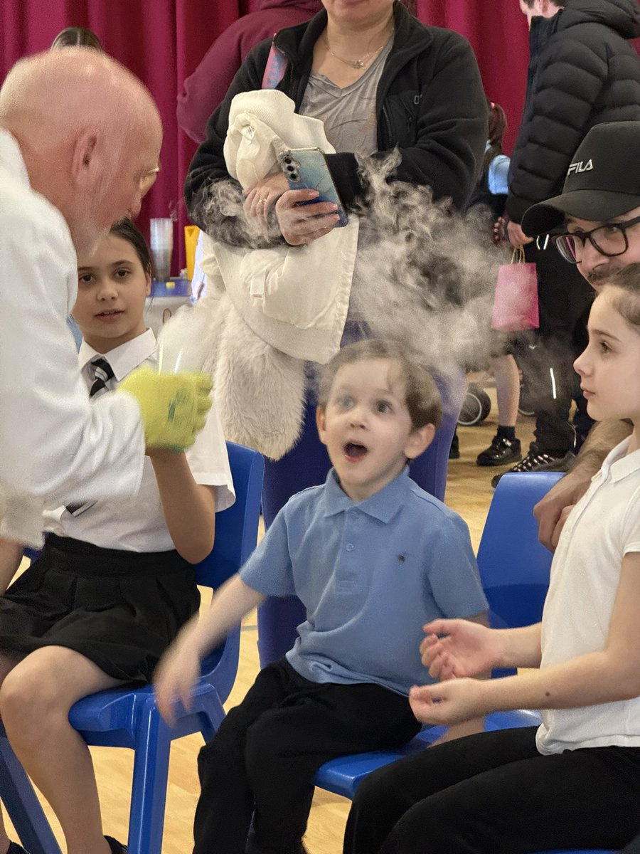 ArnotStMary's tweet photo. Thank you for arranging the Science Fair Mrs Sharps! It was fabulous! #ScienceWeek https://t.co/Epjgtu8EVH
