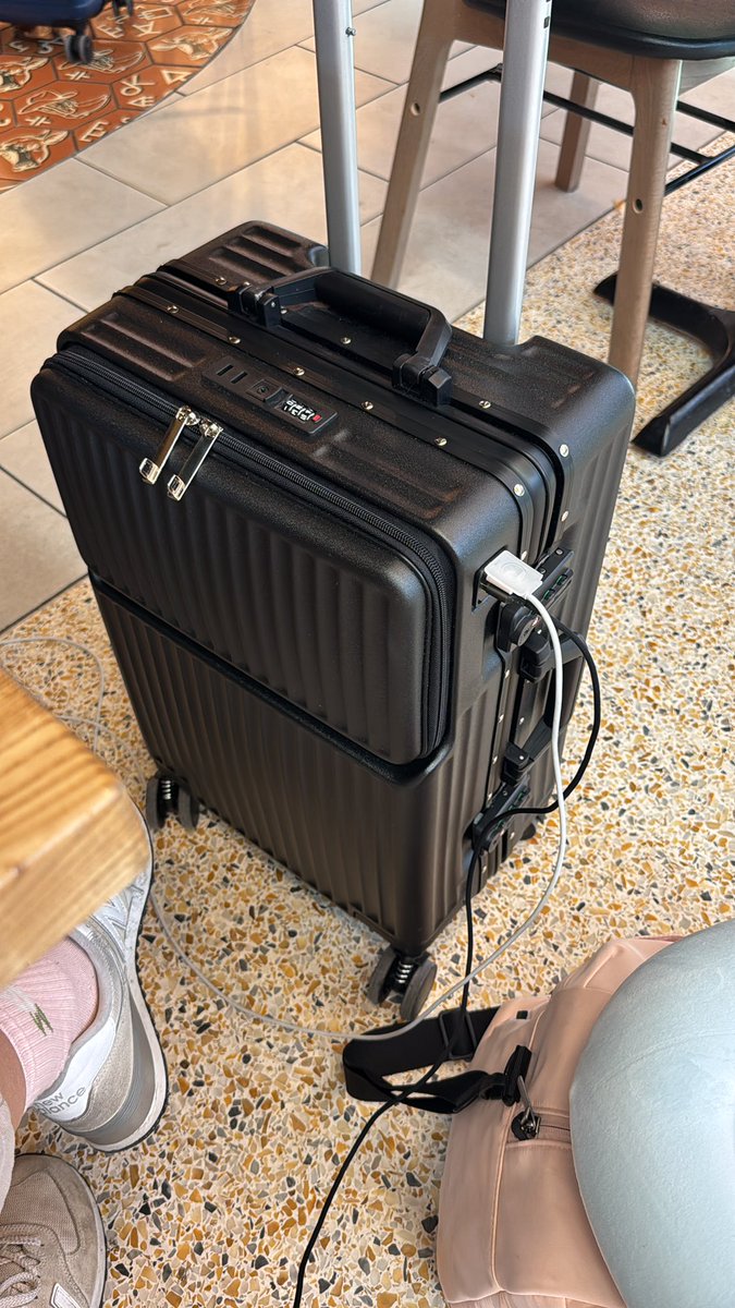 lady luck tweet media