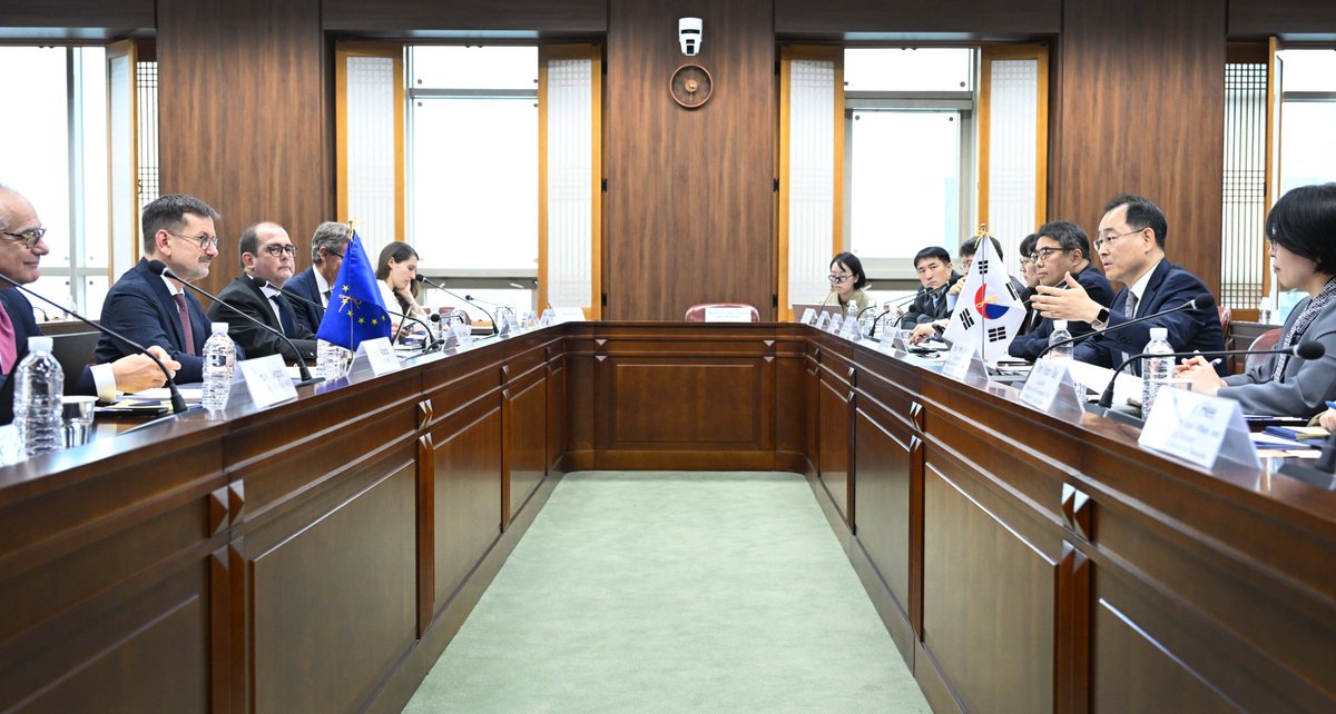 EUinKorea tweet media