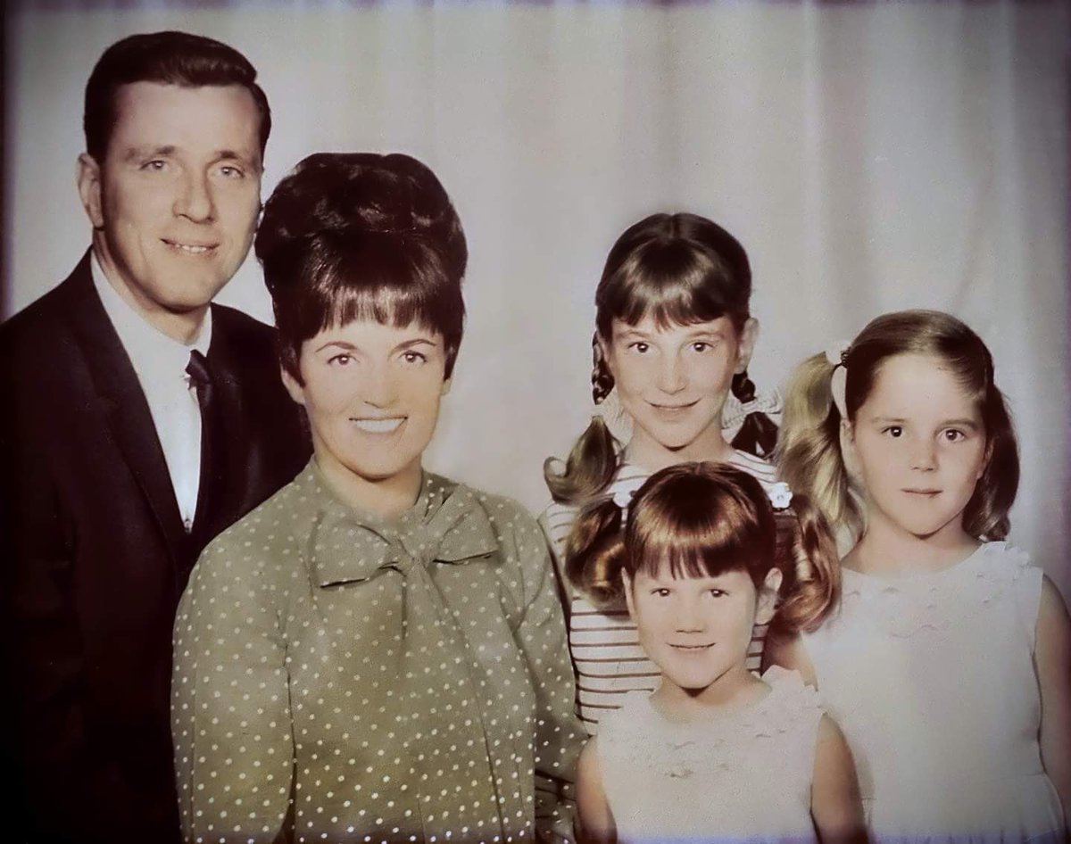 The Transformed Wife 🦋 tweet media