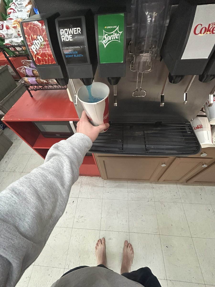 Mike “Clam Smeller” Johnson tweet media