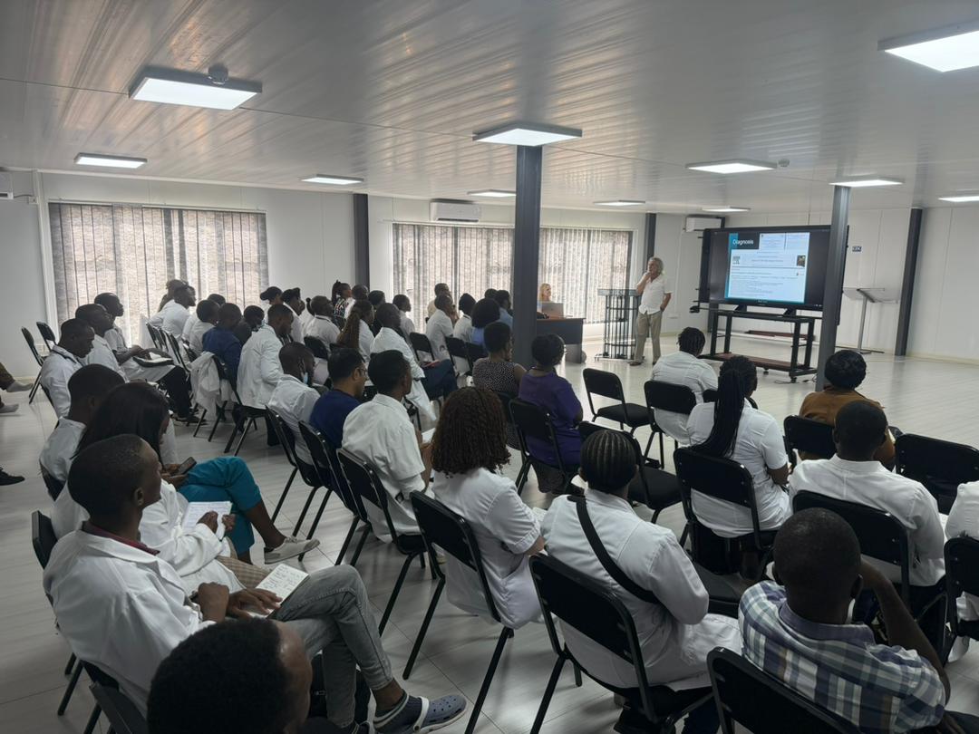 Neuro_Solve's tweet photo. NeuroSolve hosted a scientific seminar in Zambia on Taenia solium #neurocysticercosis, led by Prof. Hugo Garcia. From epidemiology to treatment, the session highlighted key challenges and the need for better diagnosis &amp; care in endemic regions.
#NeuroSolve #NTDs #EDCTP https://t.co/sV1goIdhT7