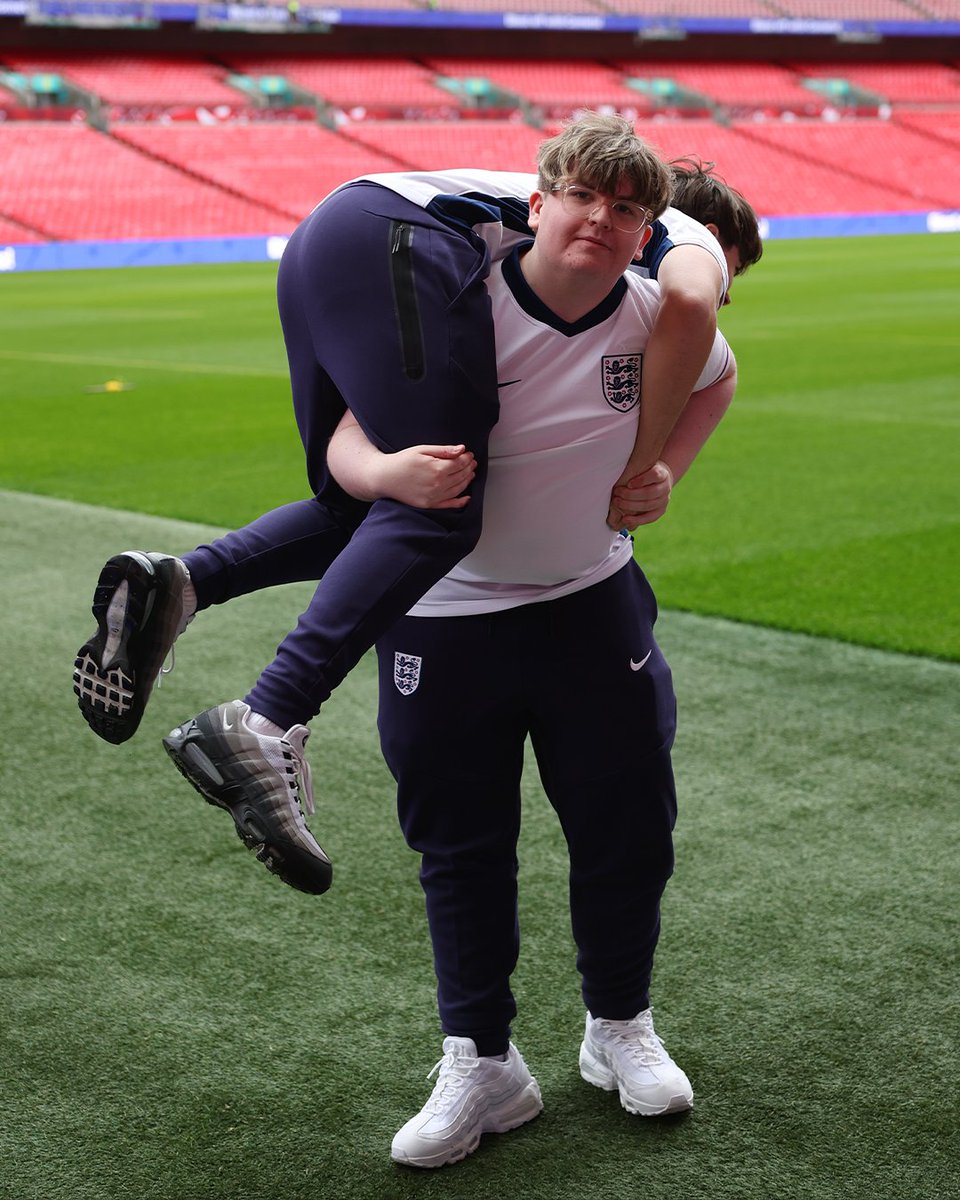 England Gaming tweet media