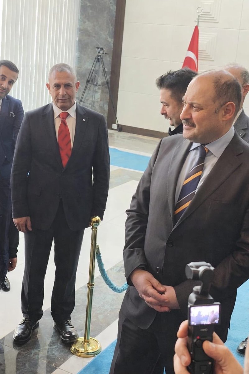 mehmetyildrm63's tweet photo. Öz Belediye İş sendikası olarak Başkanımız sayın M.Kasım GÜLPINAR'ın düzenlemiş olduğu Bayramlaşma programına katıldık bu vesileyle Tüm İslam aleminin ve özellikle emekçi kardeşlerimizin Ramazan Bayramını tebrik ederiz. https://t.co/nAWUk0IbbF